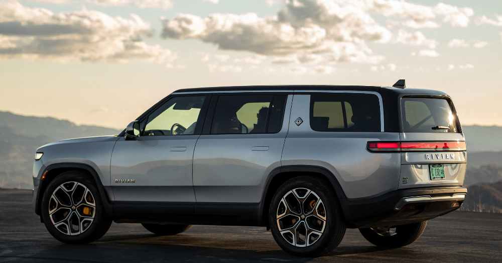 Redefining Luxury: Rivian's R1S Combines Class with Environmental Responsibility